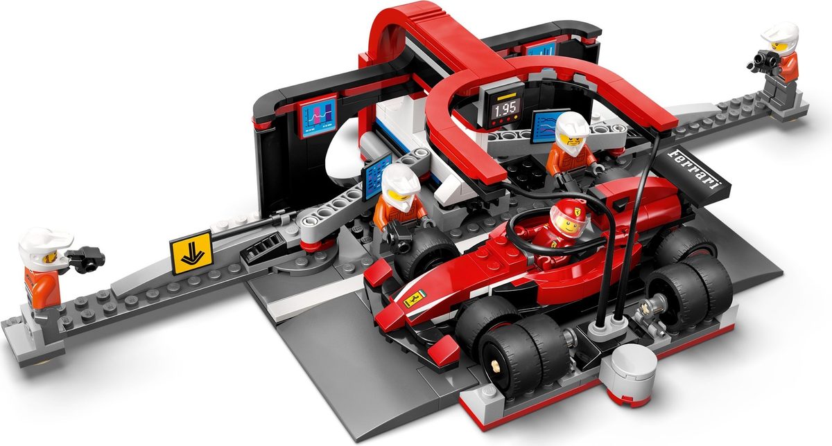 F1維修站、維修人員和Ferrari 汽車