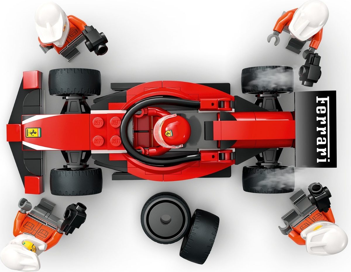 F1維修站、維修人員和Ferrari 汽車