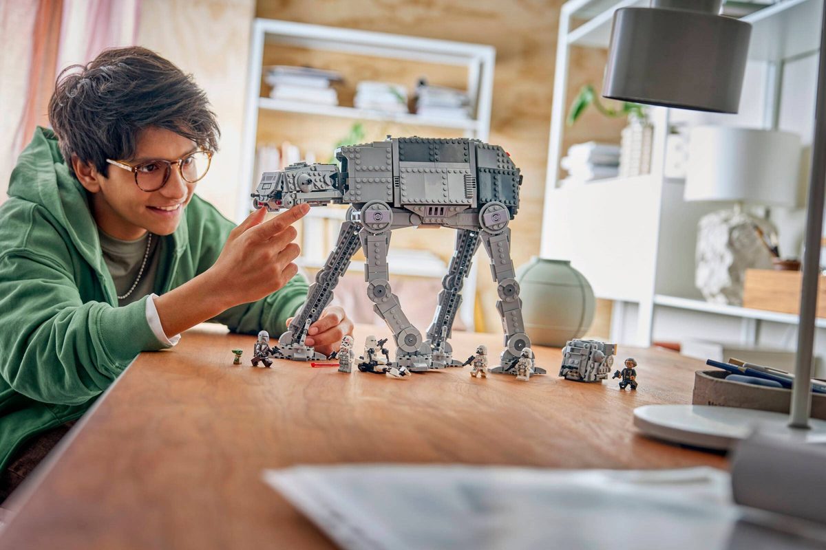 帝國殘黨 AT-AT 與 INT-4