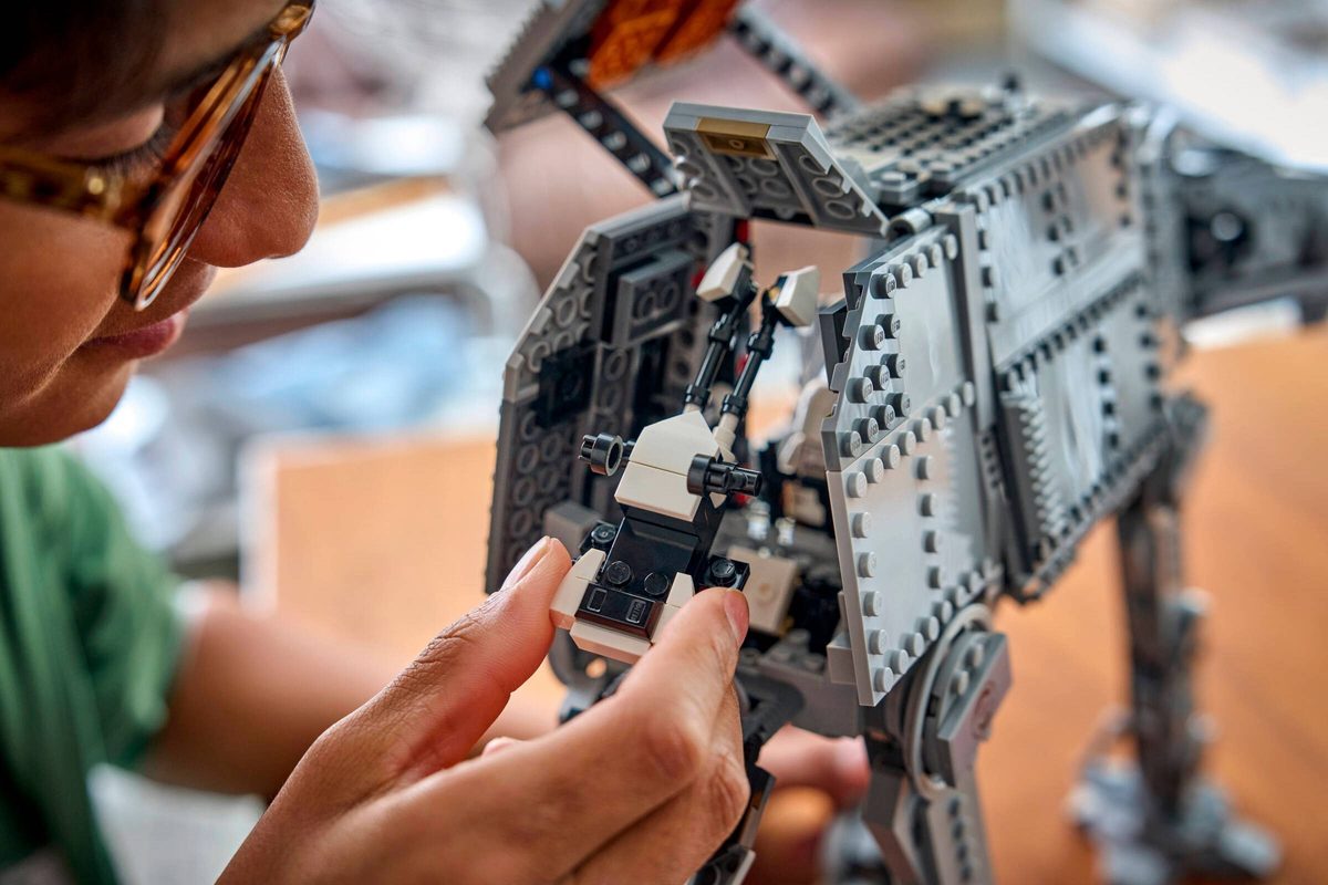帝國殘黨 AT-AT 與 INT-4