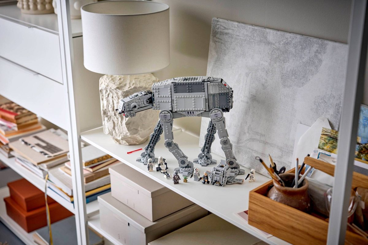 帝國殘黨 AT-AT 與 INT-4